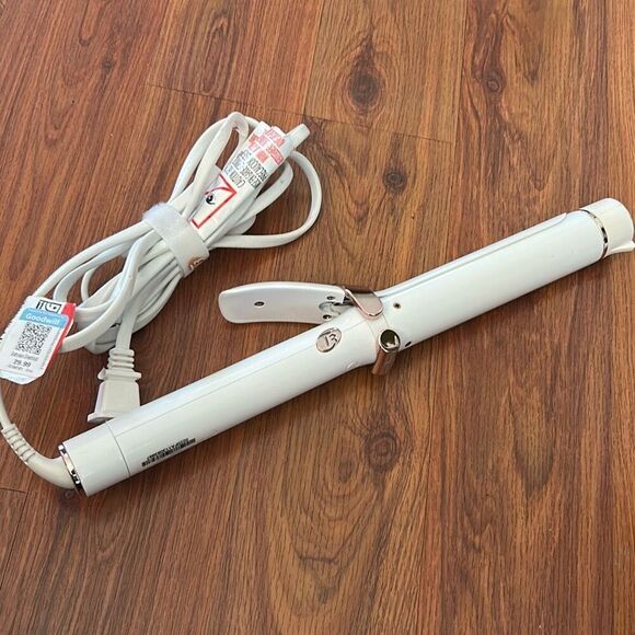 T3 1.25 inch barrel curling iron white rose gold single pass - Picture 1 of 4